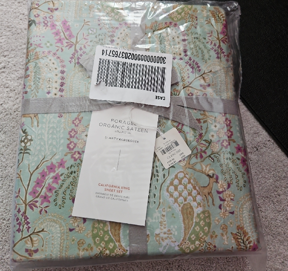 Brand New Never Used Foraged Organic Sateen Sheet Set